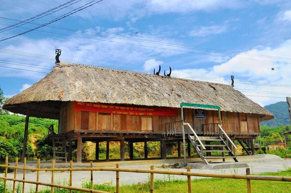 Moong house of Pa Co ethnic group in Hong Van commune - Photo: internet